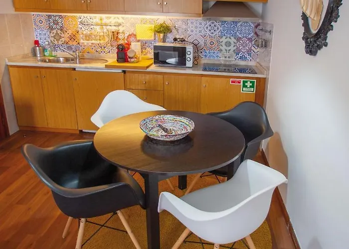 ダウンタウン フラッツ * ポルト